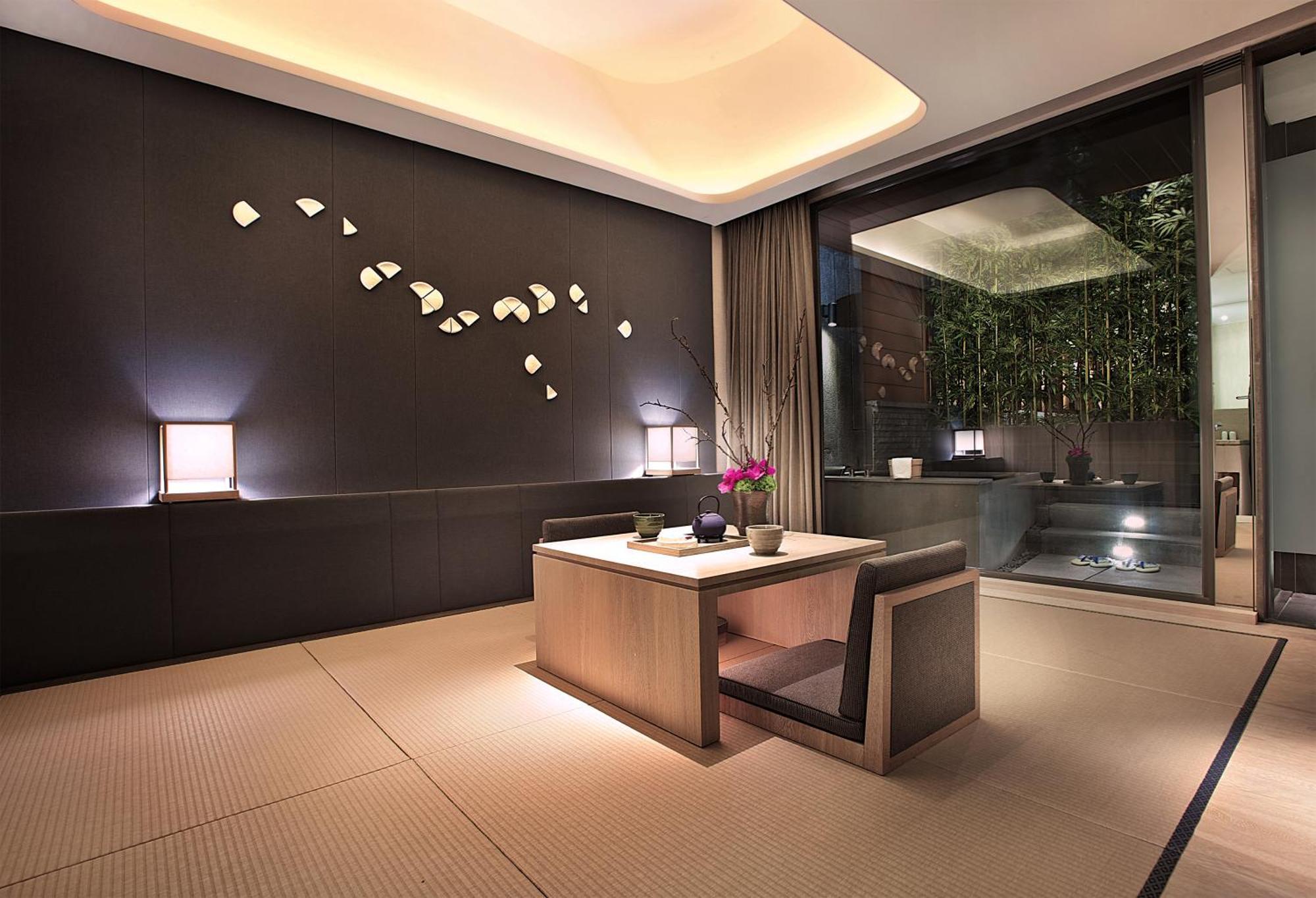 礁溪晶泉丰旅 Wellspring By Silks Jiaoxi Hotel Exterior photo A room at the Mandarin Oriental Tokyo